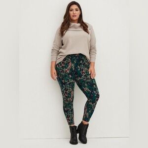 Torrid Full-Length Legging In Camo Floral Size 1X High Rise Stretch Comfy